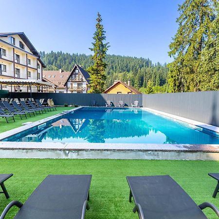 Madison Hotel Bukovel Exterior photo